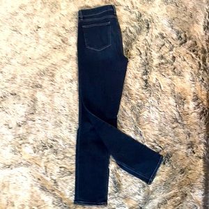 Almost new Paige Skyline Skinny 30 waist jeans